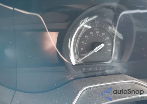 2016 Ford Fusion Energi Titanium z USA, uszkodzony, nr VIN 3FA6P0SU0GR235942